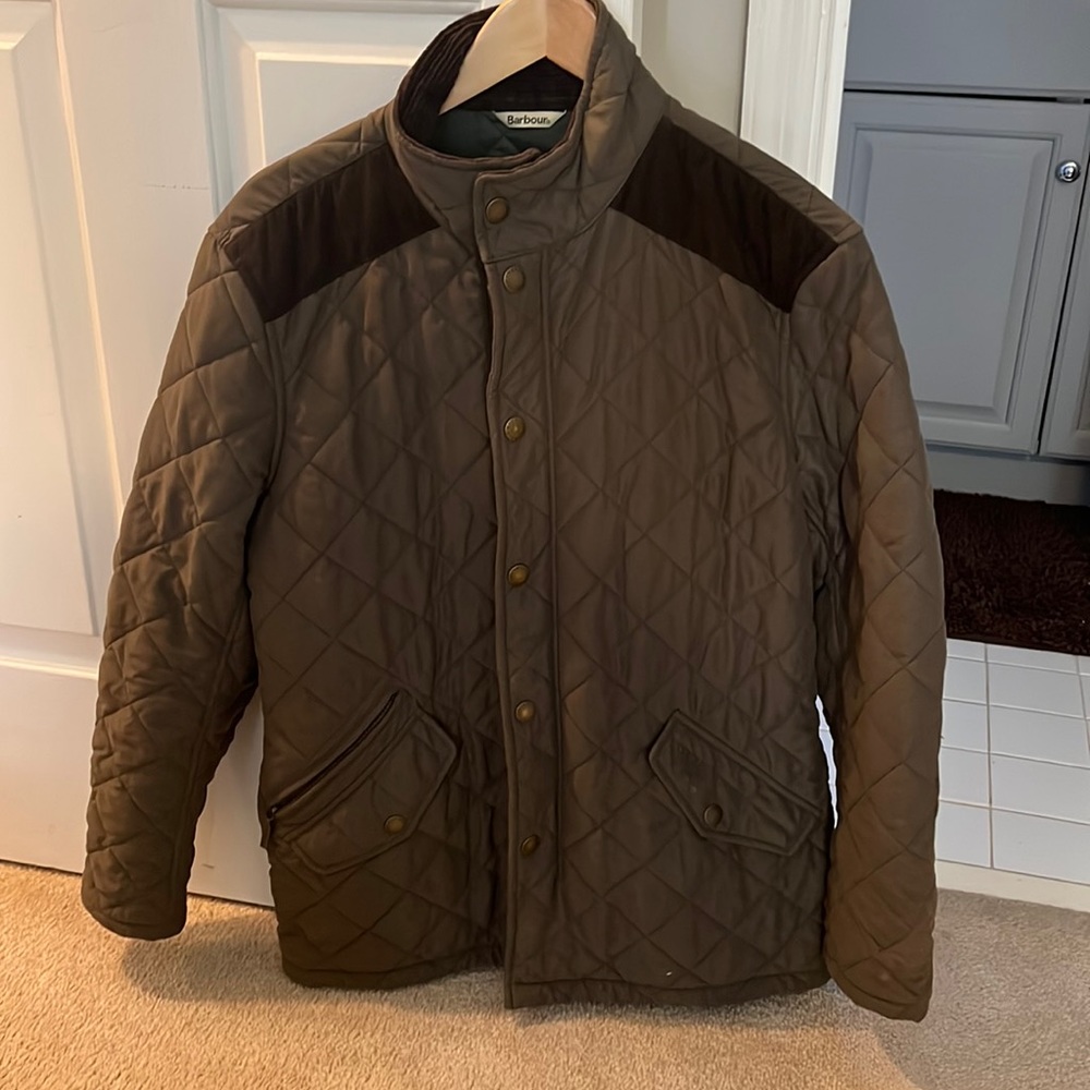 Barbour quilted warm jacket size large. Olive color